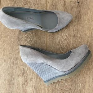 Platform woman shoes